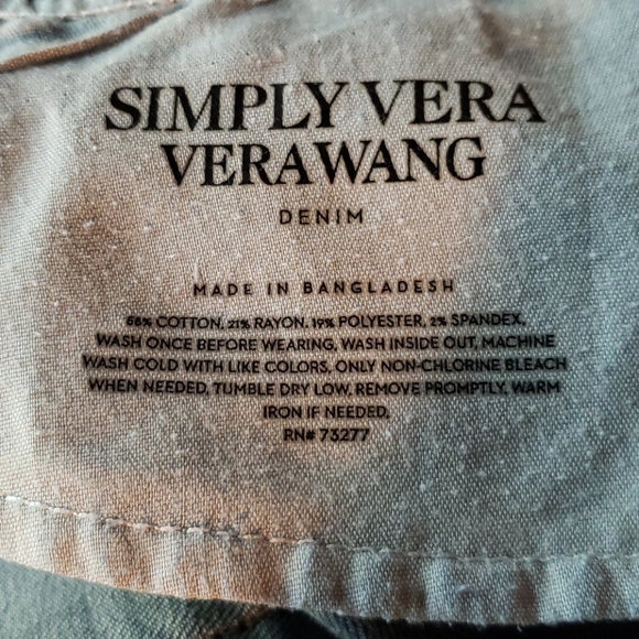 Simply Vera Denim Capri Pant - Sz 14P - Picture 7 of 7